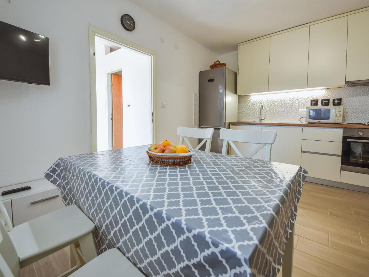 Apartment Vukic-5 By Interhome Starigrad Paklenica Exterior foto